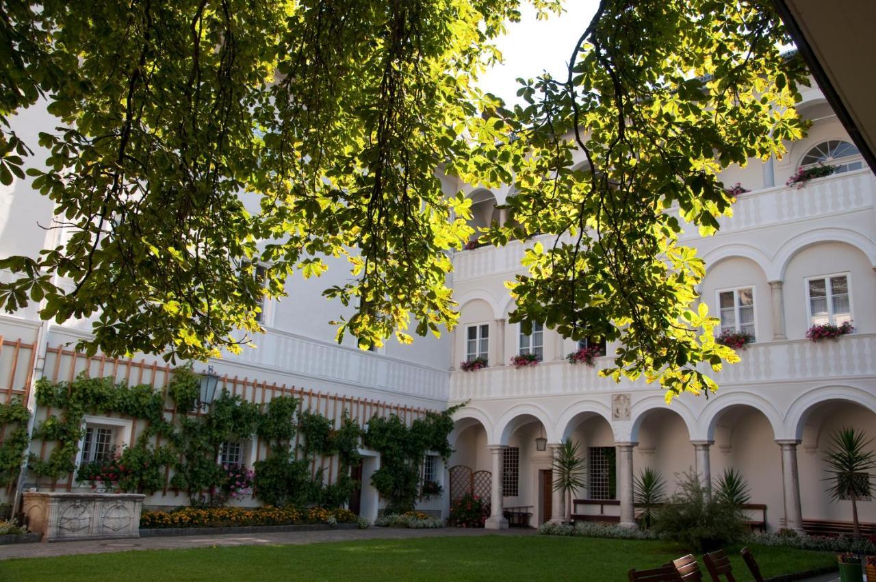 Kloster Wernberg Hotel ภายนอก รูปภาพ