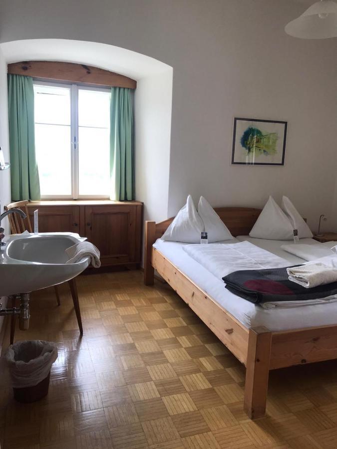 Kloster Wernberg Hotel ภายนอก รูปภาพ